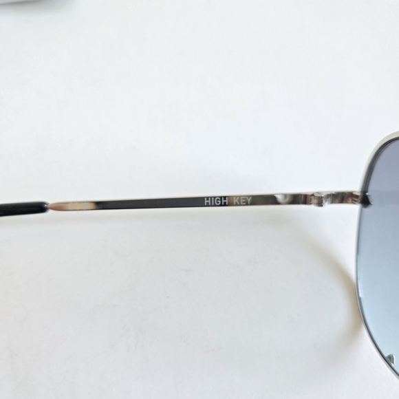New Quay Unisex High Key Silver/Grey Light Turquoise Oversize Aviator Sunglasses